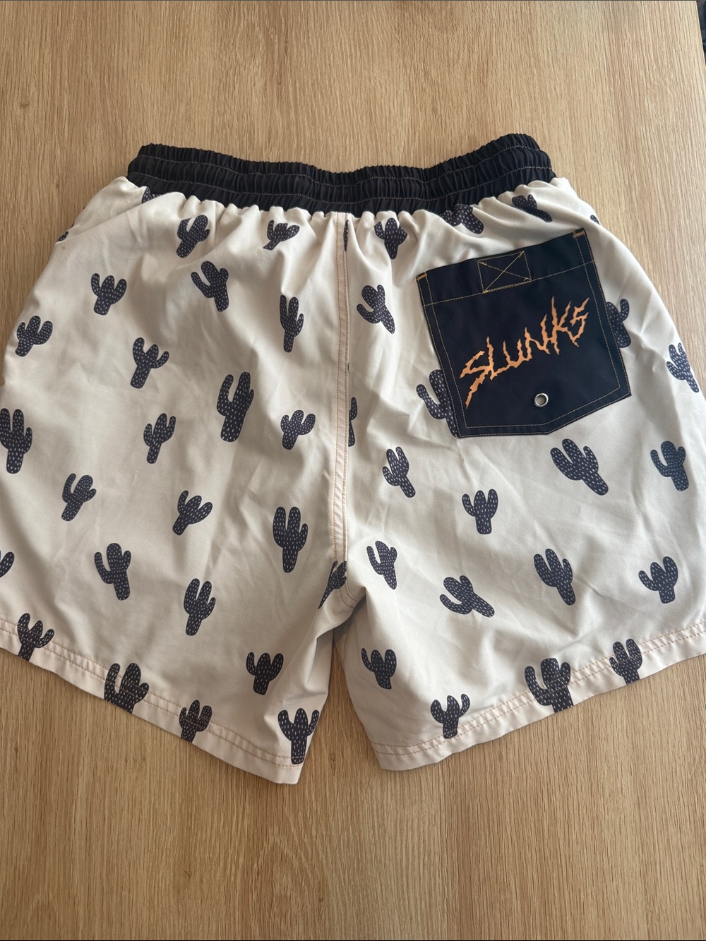 Slunks - Picture 2 of 3